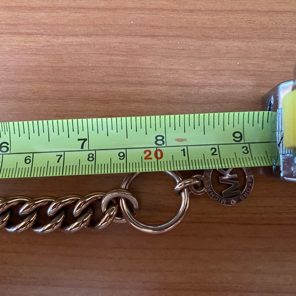 Michael Kors Rose Gold Chunky Bracelet 8” Toggle Closure - Picture 3 of 3